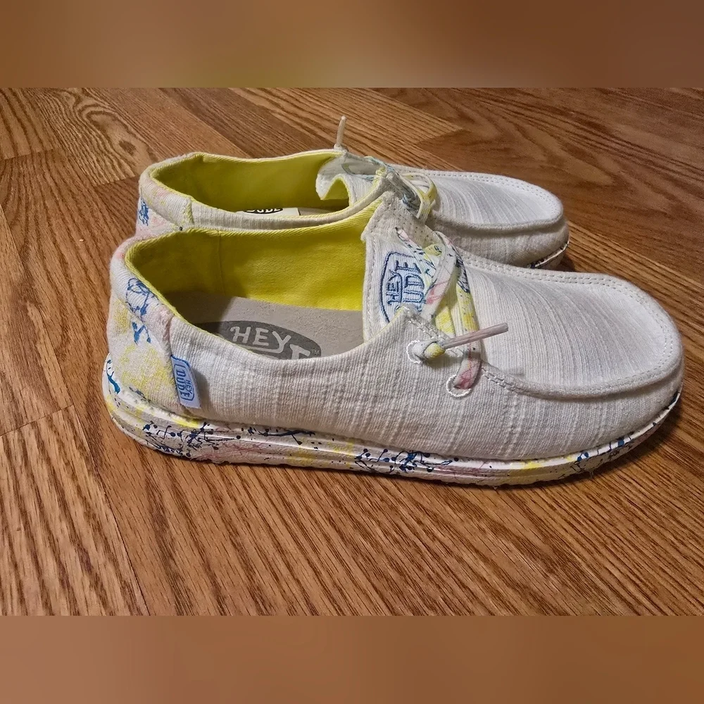 Hey Dude Girls Wally Slip-On Shoes | Size 3 | White Yellow LIKE NEW